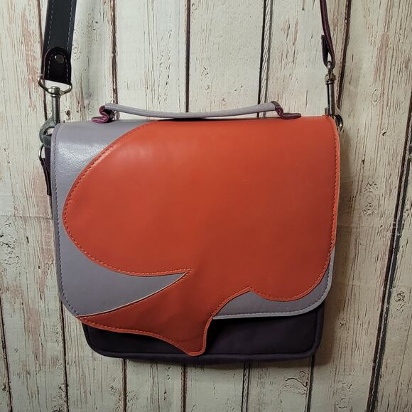 Spade Handmade Leather Crossbody Bag - Picture 4 of 9